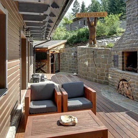 Medvedi Skala Apartman Čeladná